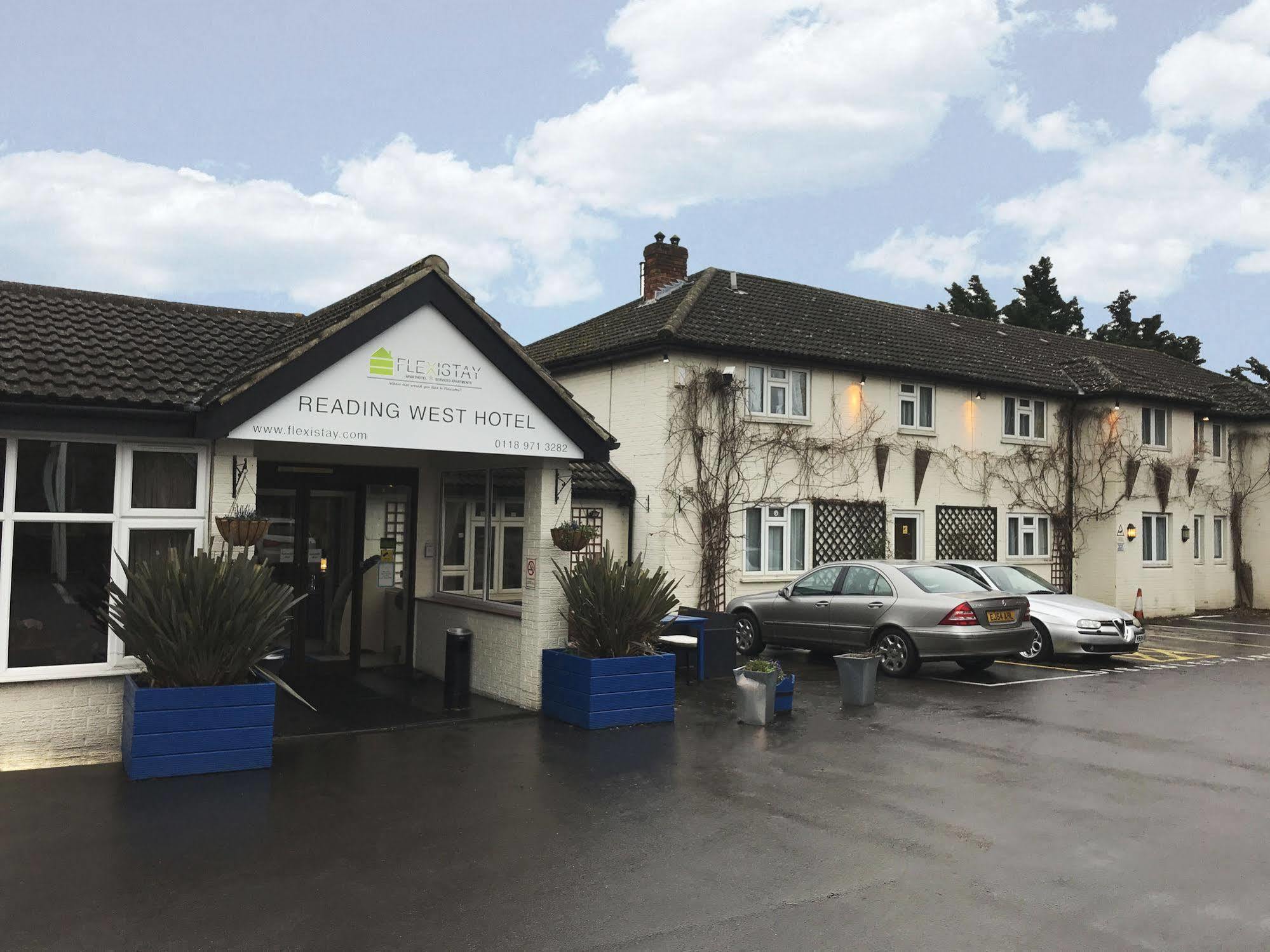 Flexistay Reading West Aparthotel - With Communal Kitchen Use Exterior foto